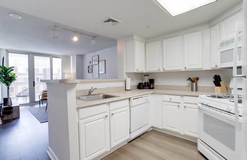 Ballston Apartment | Steps to Metro Apartments in Arlington
