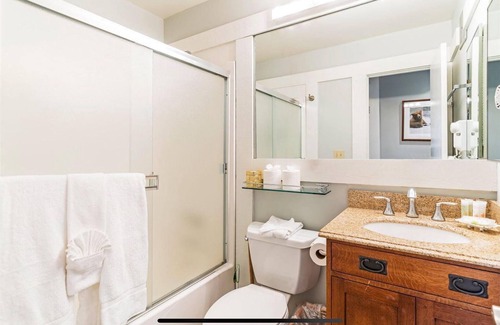 Truckee House | Steps to Northstar Village! Gated, Dog-friendly, with a loft, 2 balconies