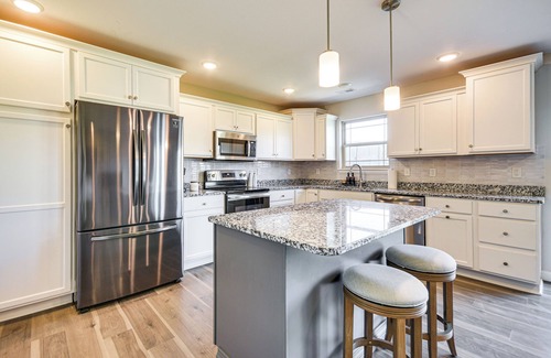 Columbia House | Steps to Park: Quiet Home w/Yard in Columbia