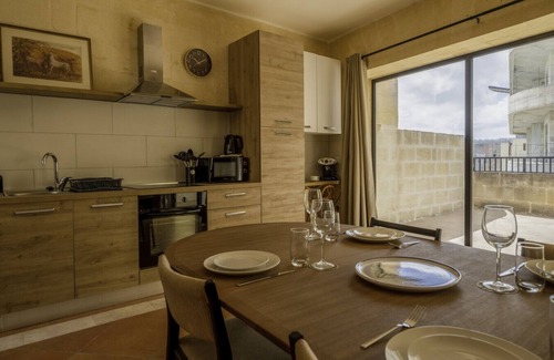 Marsalforn Apartment | Steps to Sea Marsalforn Stay