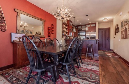 Mammoth Lakes House | STEPS to Slopes, Huge Cabin Perfect for Families
