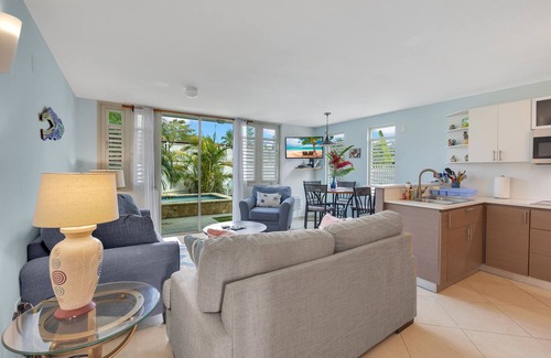 Rincon House | Steps to the Beach w/Pool & Jacuzzi. Wave Coast Suite 8!