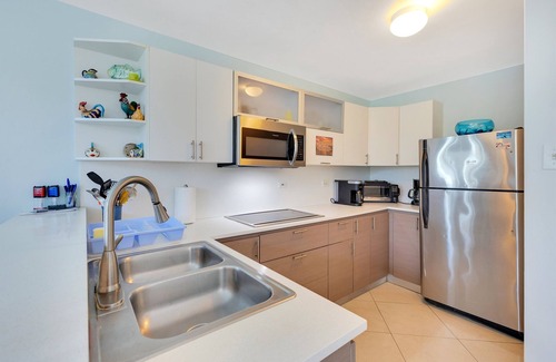Rincon House | Steps to the Beach w/Pool & Jacuzzi. Wave Coast Suite 8!