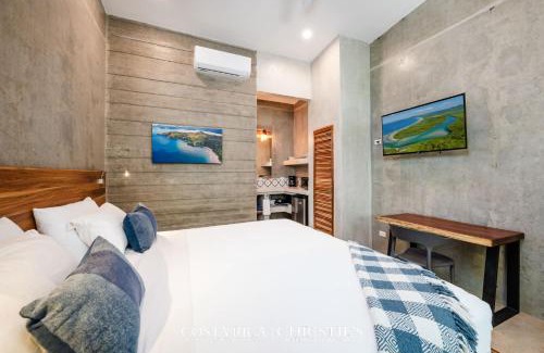 Playa Grande House | Steps to the Main Surf Break Casita 2 Dos Hijas