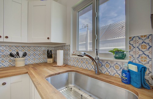 Indian Rocks Beach Apartment | Steps to the Beach, No Car Needed, Completely Permitted Remodel + King Size Bed!