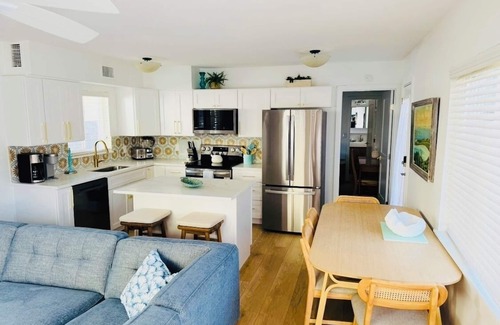 Indian Rocks Beach Apartment | Steps to the Beach, No Car Needed, Completely Permitted Remodel + King Size Bed!