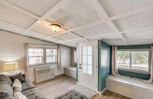 Versailles House | Steps to Water Lake of the Ozarks Getaway