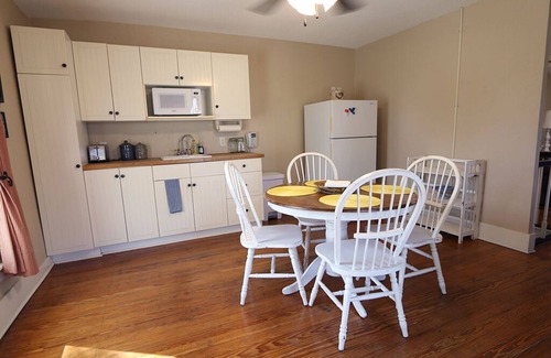 Temple House | Sterle Historical Home in Downtown Temple - 3 Bedroom Apartment