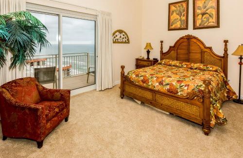 Thomas Drive Apartment | Sterling Beach II