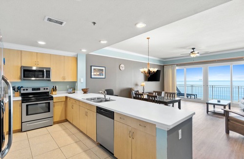 Thomas Drive Condo | Sterling Beach Resort by Panhandle Getaways