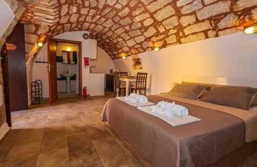 Sternes Apartment | SternesVillage, Lower Ground Floor