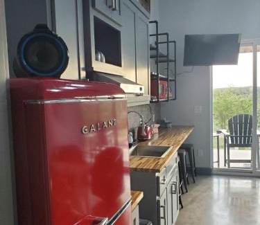 Johnson City House | Stevie Ray In The Hill Country - Hacienda Amor