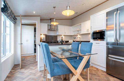 St. Andrews Cottage | Stewarts Resort Lodge 18 - a lodge that sleeps 6 guests in 2 bedrooms