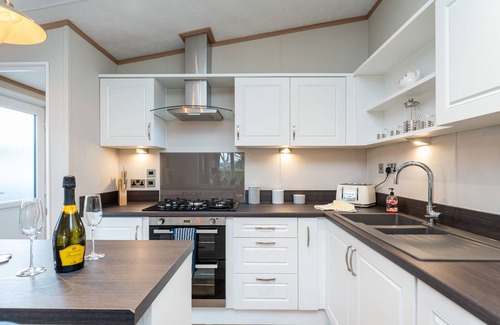 St. Andrews Cottage | Stewarts Resort Lodge 18 - a lodge that sleeps 6 guests in 2 bedrooms