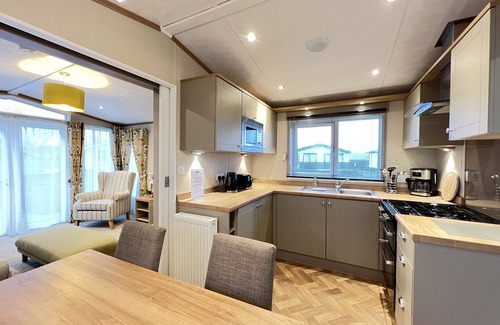 St. Andrews Cottage | Stewarts Resort Lodge 14 - a lodge that sleeps 5 guests in 3 bedrooms