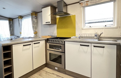 St. Andrews Cottage | Stewarts Resort Lodge 33 - a lodge that sleeps 4 guests in 2 bedrooms
