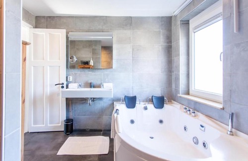 Eijsden House | Stijlvolle @ luxe vrijstaande woning Maastricht