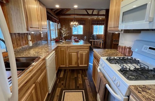 Breezy Point Cabin | Still time to book for Summer 2025!