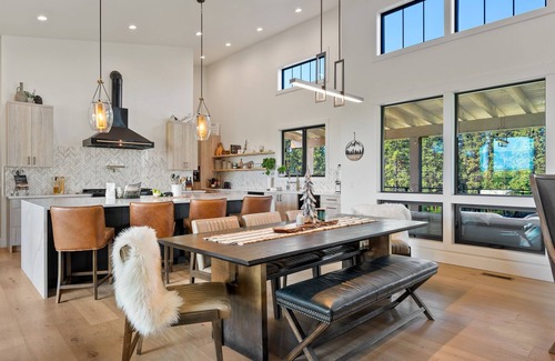 Kalispell House | Stillwater River Lodge Mtn Modern Waterfront Home near Glacier National Park
