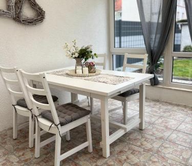 Spremberg Apartment | Stilvoll-Fewo mit Garten