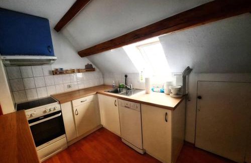Grossrohrsdorf Apartment | stilvolle Dachgeschoss-Wohnung in Top-Lage