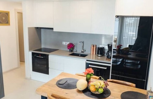 Bahceli Apartment | Stilvolles 2BR Apt: Whirlpool + Gym