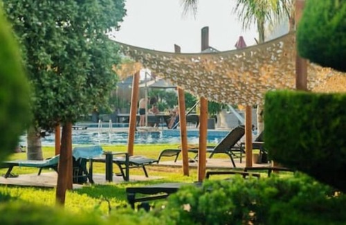 Bahceli Apartment | Stilvolles 2BR Apt: Whirlpool + Gym