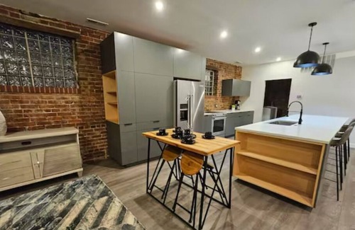 Tower Grove South Apartment | STL's Finest Apt in Tower Grove Park - 2bed 2bath