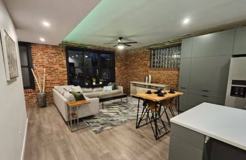 Tower Grove South Apartment | STL's Finest Apt in Tower Grove Park - 2bed 2bath