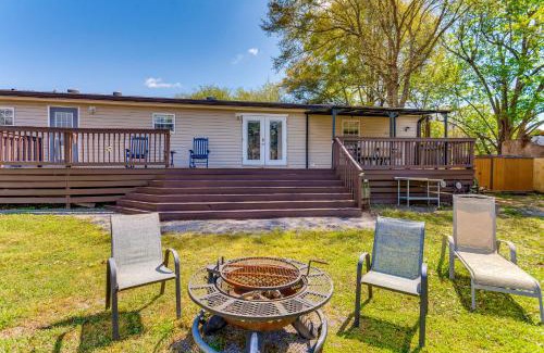 Beulah House | Stocked Fishing Pond On-Site Quiet Pensacola Home