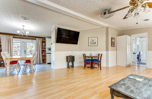 Beulah House | Stocked Fishing Pond On-Site Quiet Pensacola Home