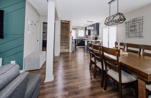 Macalester - Groveland House | Stocked Kitch. & Coffee Bar | 65" TV | Close 2 Macalester College