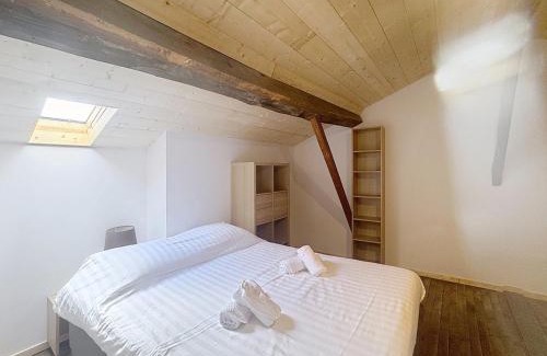 Condom House | Stone and elegant house on central place