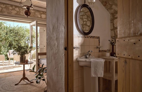 Korithi Villa | STONE BUILT LUXURY VILLA WITH PRIVATE POOL AND SEA VIEW