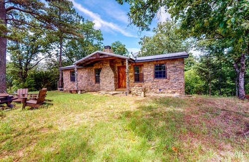 Stringtown House | Stone Cabin with a Pond & Water Access - Firepit, Dog-Friendly