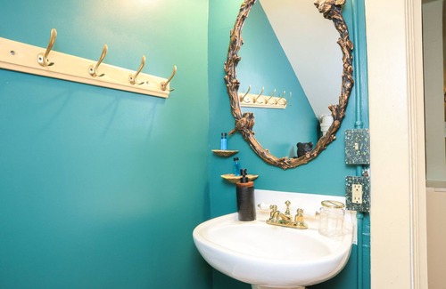 Burns Park Bed & Breakfast | Stone Chalet B&B Inn and Event Center
