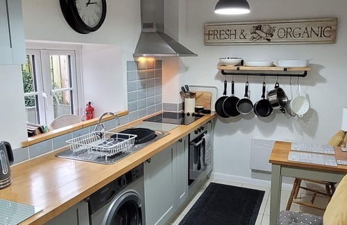 Ventnor Cottage | Stone cottage in idyllic location, surrounded by countryside, close to beaches.