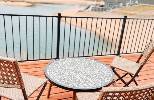 New Lisbon House | STONE COVE LAKE HOME : beachfront family friendly retreat near CASTLE ROCK LAKE