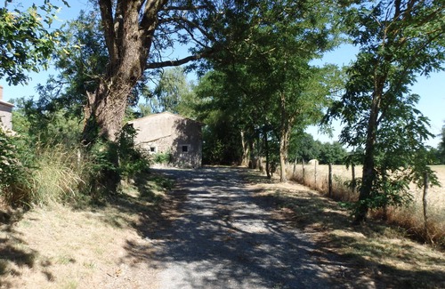 Saint-Martin-du-Fouilloux Cottage | Stone barn cottage