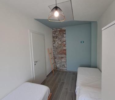San Maurizio d'Opaglio House | Stone House