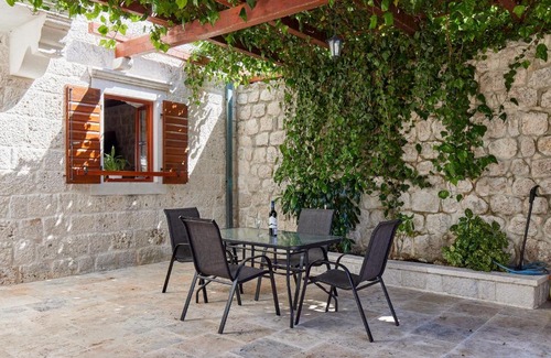 Dobrota Villa | Stone house 264