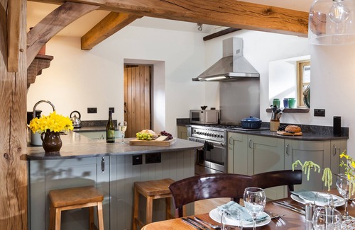 Leominster Cottage | Stone House - a charming cottage that sleeps 6 guests