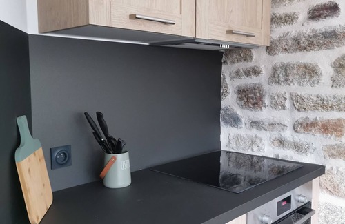 Elliant House | stone house at "Vonette"