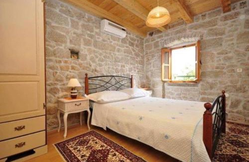 Municipality of Brela House | Stone house