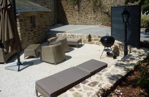 Pleven House | Stone house in a protected natural site, totally renovated in 2019