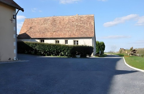 Thoree-les-Pins House | Stone House in Sarthe with Historic Chapel