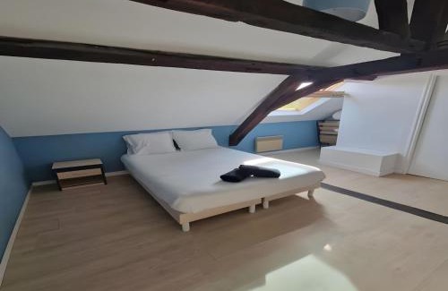 Thoree-les-Pins House | Stone House in La Flèche with Garden & BBQ