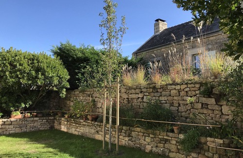 Plouharnel House | Stone house in the heart of an authentic Breton village by the sea