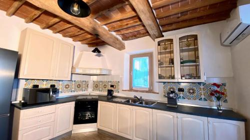 San Rocco House | Stone house