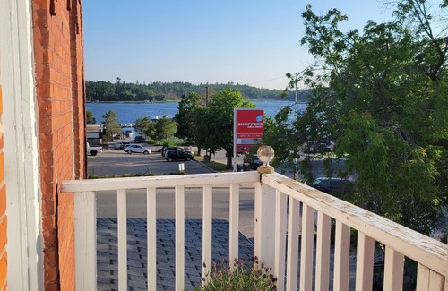 Kenora Apartment | Stone House Kenora